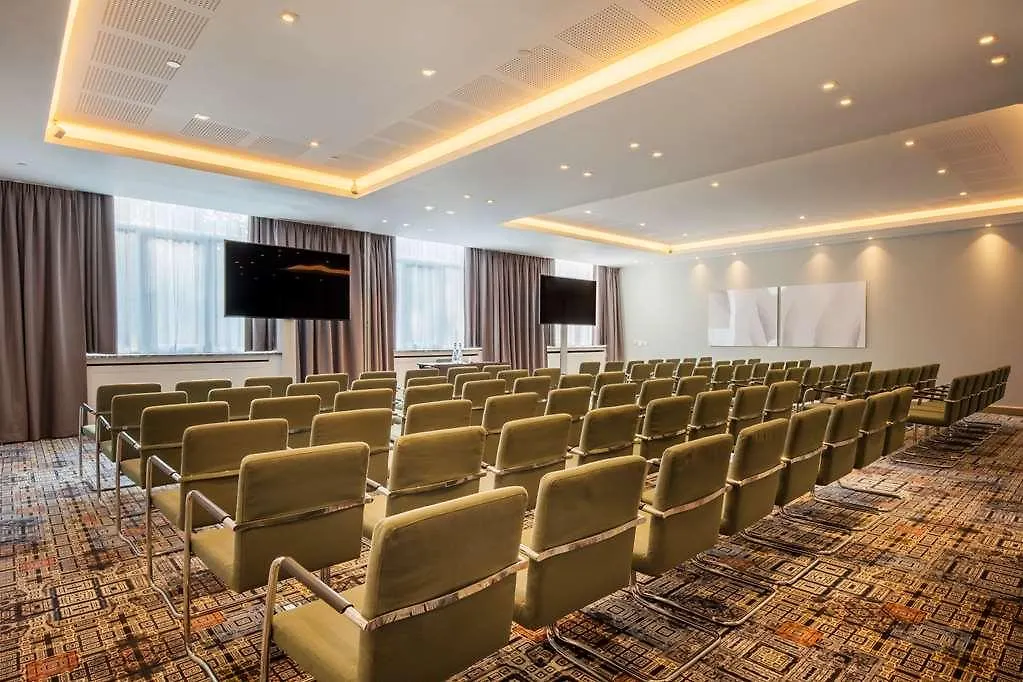 Saint-Josse-ten-Noode Doubletree By Hilton Brussels City מלון