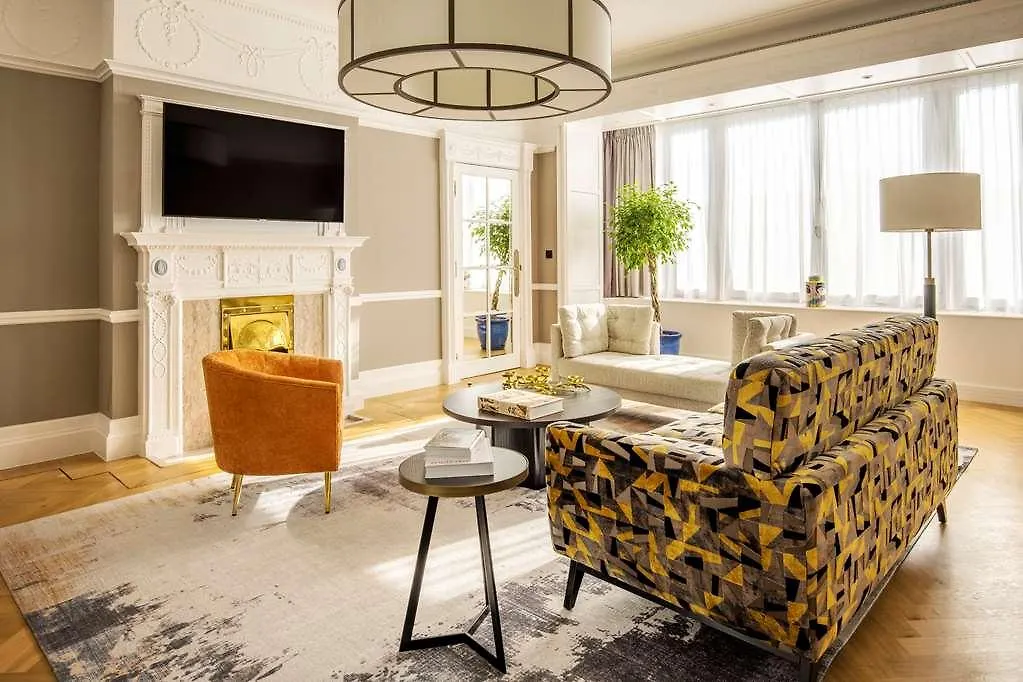 מלון Saint-Josse-ten-Noode Doubletree By Hilton Brussels City