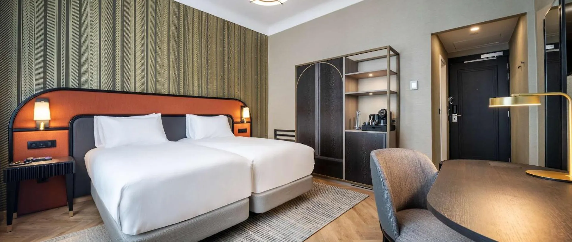 מלון Saint-Josse-ten-Noode Doubletree By Hilton Brussels City